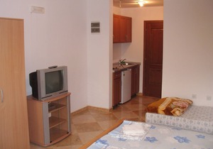 Economy triple studio no balcony