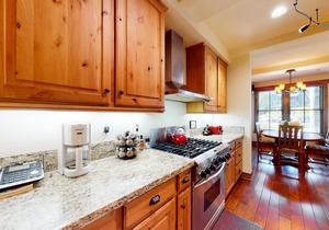 Enjoy this Beautiful Lodge Near the Golf Course, Athletic Club, & the Slopes