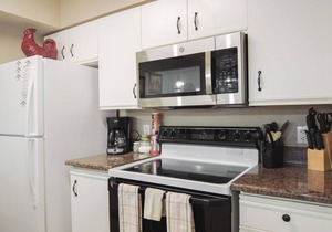 Family-Friendly Branson Condo w/2 Queen Beds + Pool