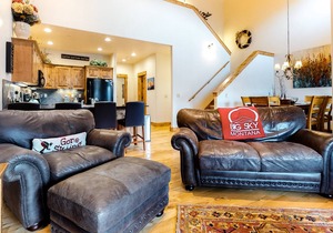 Family-friendly condo w/ a rec room & private hot tub - walk to slopes