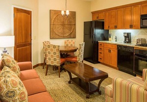 Have the family enjoy a 3 story waterslide in a resort setting in this 2BD condo