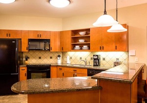 Have the family enjoy a 3 story waterslide in a resort setting in this 2BD condo