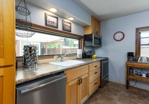 Historic Downtown Location │Heart of Bend │Walk Everywhere │Hot Tub │High Demand