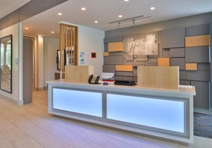 Holiday Inn Express & Suites Omaha Airport