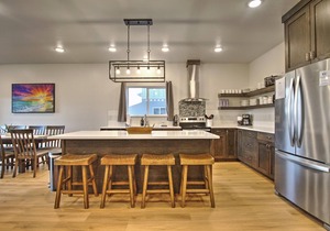 i-31 Getaway for 16 at Waterdance. 4 B/4.5BA with rec center-in/outdoor pools