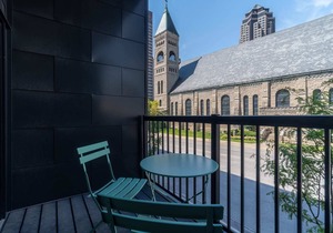 Kasa | Family Friendly 2BD + Walk to Sculpture Park | Des Moines