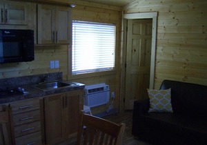 Lake Minden Camping Resort Cottage 4