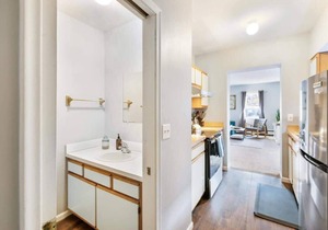 Large 5BR, Easy Walk to Downtown A2