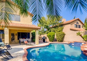 LIVIN' THE SCOTTSDALE DREAM: POOL + SPA + POOL TABLE + FOOSBALL + MORE