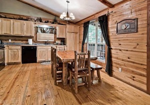 Log Cabin Near Beaver Lake Wifi Fire Pit