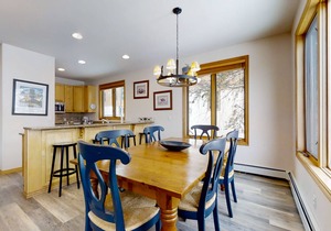 Luxurious Townhome Featuring a Shared Pool and Shuttle