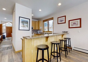 Luxurious Townhome Featuring a Shared Pool and Shuttle