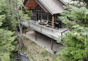Magic McCall Cabin and Studio for Larger Groups with HOT TUB