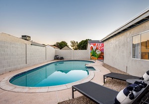 *New* Old Town Scottsdale area, play pop-a-shot basketball, ping pong, swimming at Wild Rose