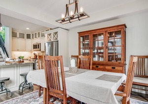 Newly-built condo on Duck Lake with decks, private dock, & firepit