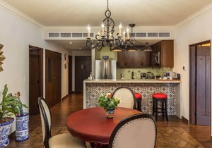 Outstanding 2BR Suite with Balcony