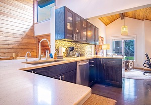Panoramic Views! Designer`s Condo on Golf Course w/Resort Amenities