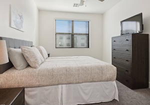PURE SUITES 2 Bed Downtown Phoenix Gym Pool Grills Parking