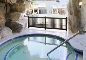 Quaint Jr Villa Sleeps 4 at GORGEOUS Palm Canyon Resort! Kitchenette!
