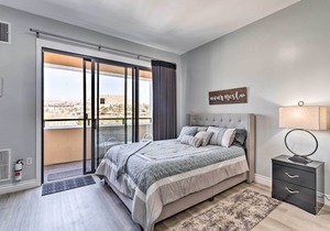 Renovated Henderson Studio: Balcony & Lake Access!