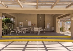 Scottsdale, close to everything! Quiet community! Walking paths!