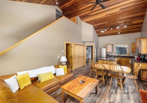 Ski-in/out condo w/great views, electric burning fireplace & great location! - Big Horn Powder Run