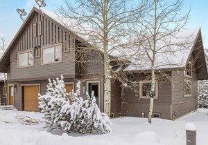 Ski-in/Ski-out condo just steps to the Bear Back Poma Lift | Big Horn Ski-in/Ski-out
