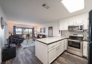 South Shore 1 bdrm! Gameroom! Mini-Golf/Indoor Hottub/Pickleball/Tennis & More