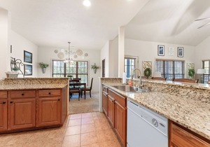 Spacious Fall Getaway in StoneBridge Near SDC and Table Rock Lake