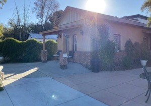 The Tucson Room-Within Walking distance to all bars/Restaurants/Shops