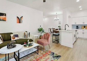 TWO Glendale Cozysuites w/Pool&Jacuzzi 10&03