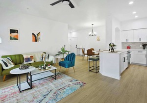 TWO Glendale Cozysuites w/Pool&Jacuzzi 10&03