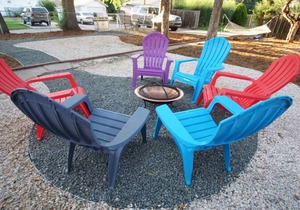UNC Upper Bungalow | King Beds, Grill & Hammocks