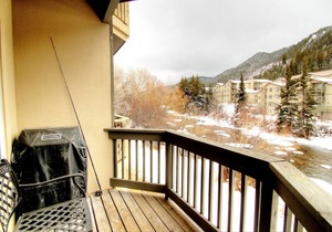 Updated with a Modern Touch, Hot Tub, on the Eagle River