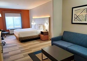 Holiday Inn Express & Suites Phoenix Glendale Dist, an IHG Hotel