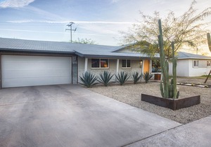 Walk to Old Town Scottsdale! Modern, Remodeled, Mid-Century Home - Sleeps 6