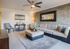 Walk to Old Town Scottsdale! Modern, Remodeled, Mid-Century Home - Sleeps 6