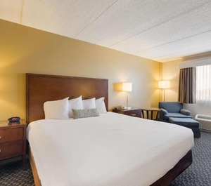 Riverfront Inn 
