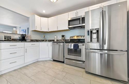 Cheyenne Meadows House | ᨒStylish 4BR | Movie Lounge | 10 min to Ft Carsonᨒ
