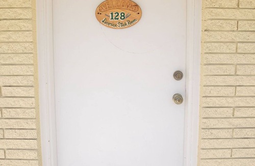 Sevier Apartment | 0128) Candy Suite 128
