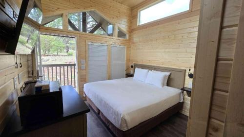 Valle Ski Chalet | 061B Grand Canyon South Rim Chalet with King Bed