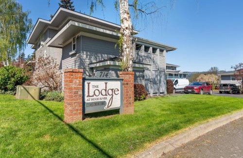 Hood River House | 08 Lodge