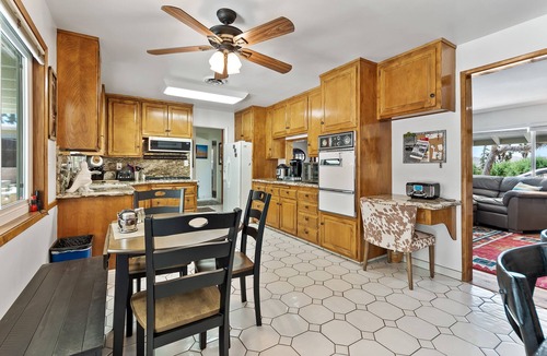 Yucca Valley House | 1/2 Acre Epic Pool and Spa 2 King Beds Bunk with 2 Queens