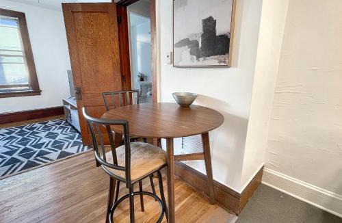 Downtown Des Moines Apartment | 1 Bed Apt on Grand - Walk to 3 Breweries!