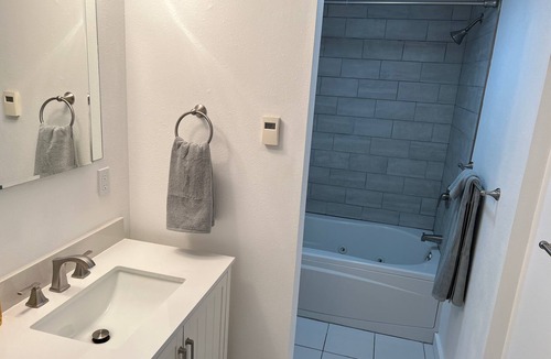 Jackson Apartment | 1 Bedroom Fully Furnished Apartment
