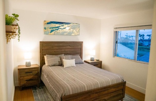 South Oceanside Apartment | 1 Block from Beach - Steps from Restaurants & Shops