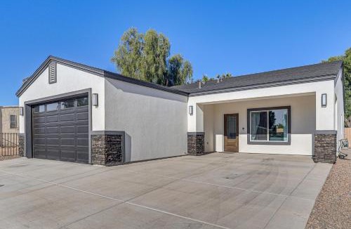 Bullhead City House | 1 Block to Boat Launch! Home w/Dog-Friendly Yard