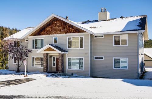 Big Sky House | < 1 Mi to Big Sky Resort: Quiet Mtn-View Retreat