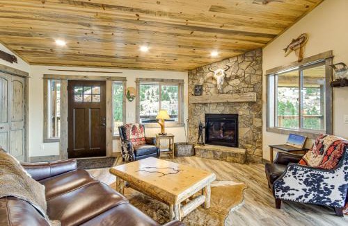 Pray House | < 1 Mi to Chico Hot Springs: Mtn-View Hideaway!