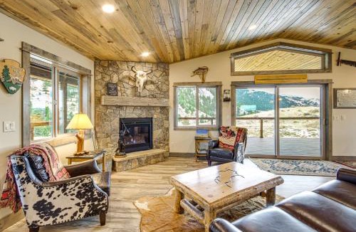 Pray House | < 1 Mi to Chico Hot Springs: Mtn-View Hideaway!